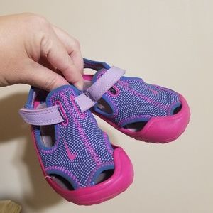 Nike toddler shoes